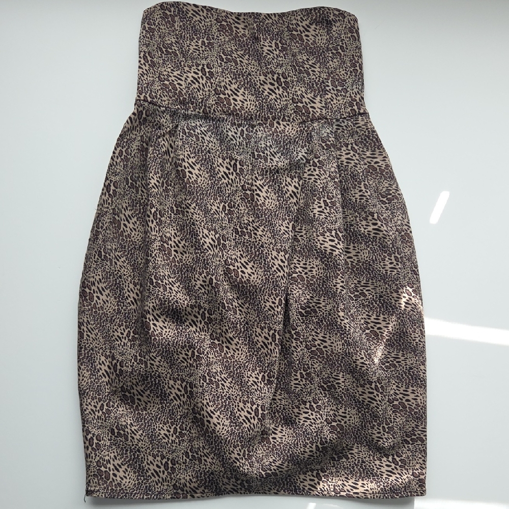 Elegant Leopard Print Strapless Dress
